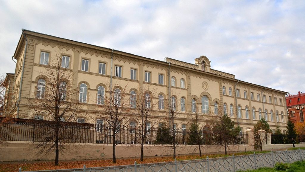 Основное здание семинарии